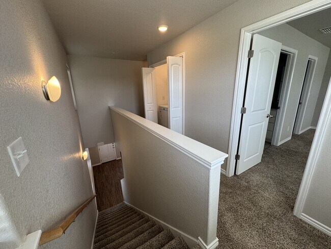 Building Photo - 7615 Stonehollow