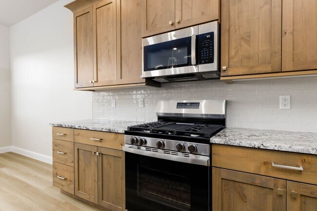 Building Photo - Brand new 2 Story with 4 beds and 2.5 baths plus Office