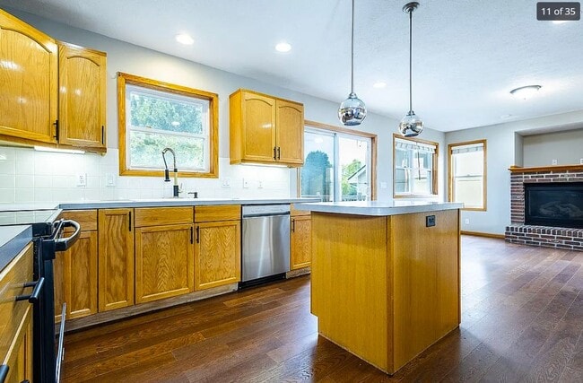 Building Photo - Gretna Gem: 4 Bedroom Home with Room to Grow