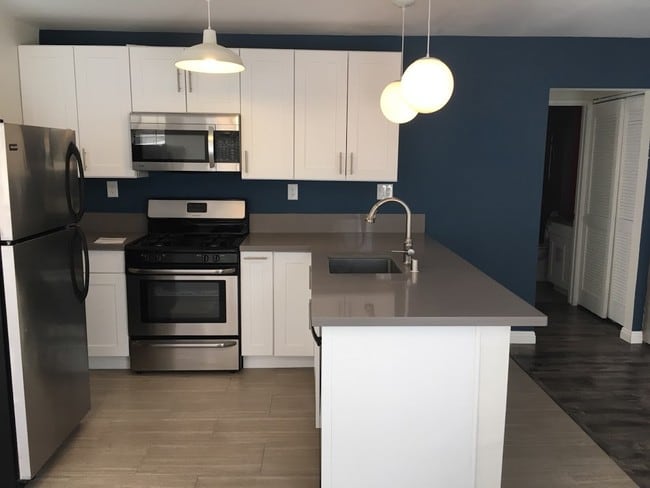 Kitchen - 2624 5th St