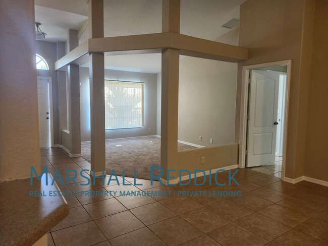Building Photo - Single Family Home in Cape Coral - 4 Bedro...