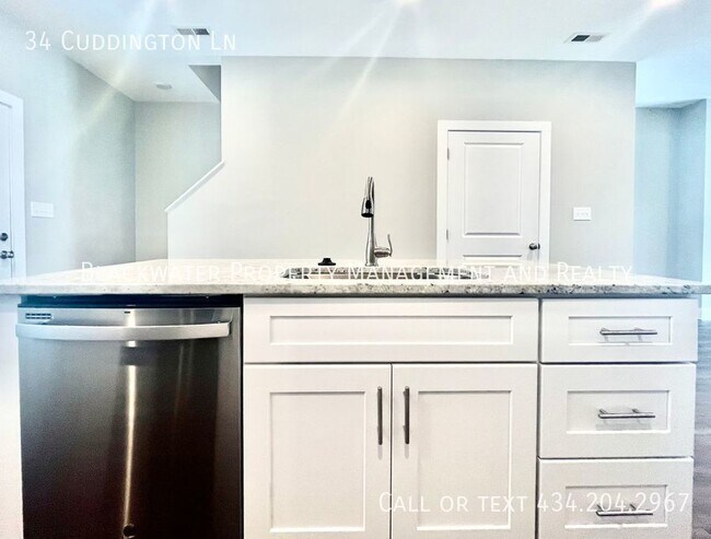 Building Photo - 34 Cuddington Ln