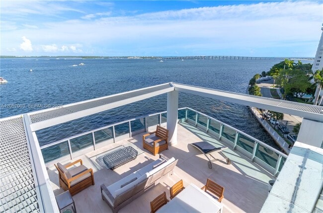 Building Photo - 1331 Brickell Bay Dr
