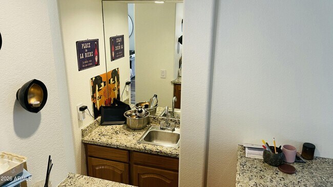 Building Photo - 1729 E Brookwood Ct