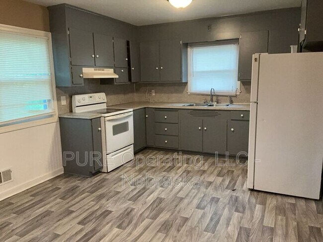 Building Photo - 5236 Ames Ave