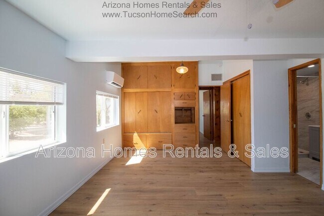 Building Photo - 11640 E Miles St