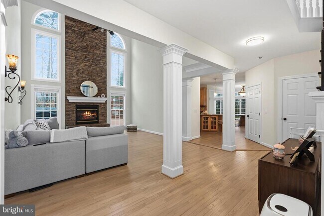 Building Photo - 4924 Berkshire Woods Dr