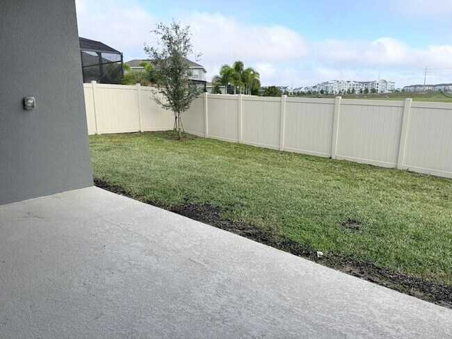 Building Photo - 15373 Lake Killarney Ct