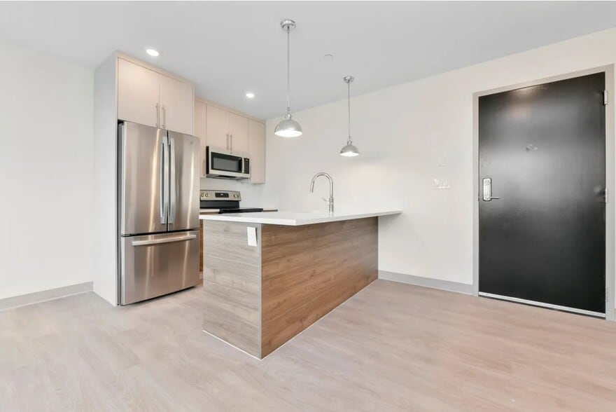 Building Photo - 400 Dorchester St