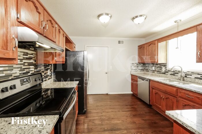 Building Photo - 305 W Laredo Trail