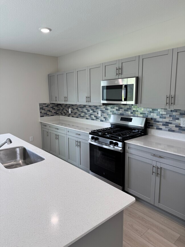 Building Photo - 14773 Summer Br Dr