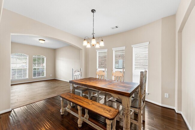 Building Photo - 406 Oak Stream Dr