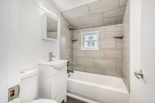Building Photo - AVAILABLE SEPT 1ST! UPDATED 2-bedroom townhouse in Overbrook!