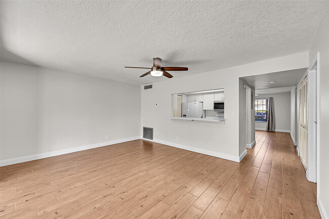Building Photo - 428 NW 70th Ave