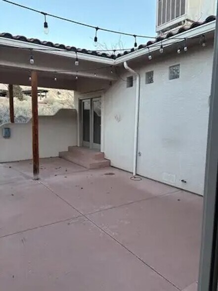 Building Photo - 337 Dakota Cir