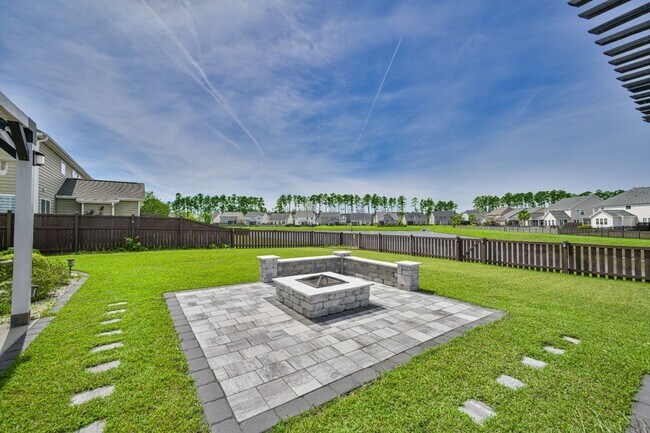 Building Photo - 430 Spectrum Rd