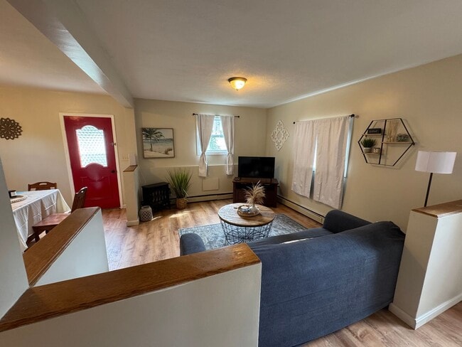 Building Photo - Winter Rental - Furnished 2 Bedroom Rental...
