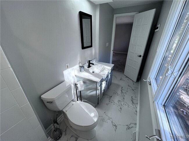 Building Photo - 306 Randwood Dr