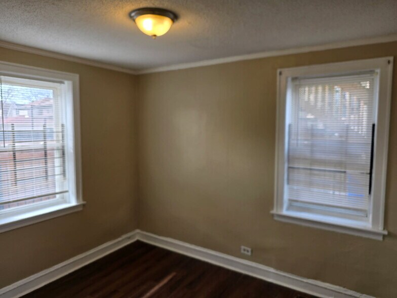 Building Photo - 5700 S Wolcott Ave