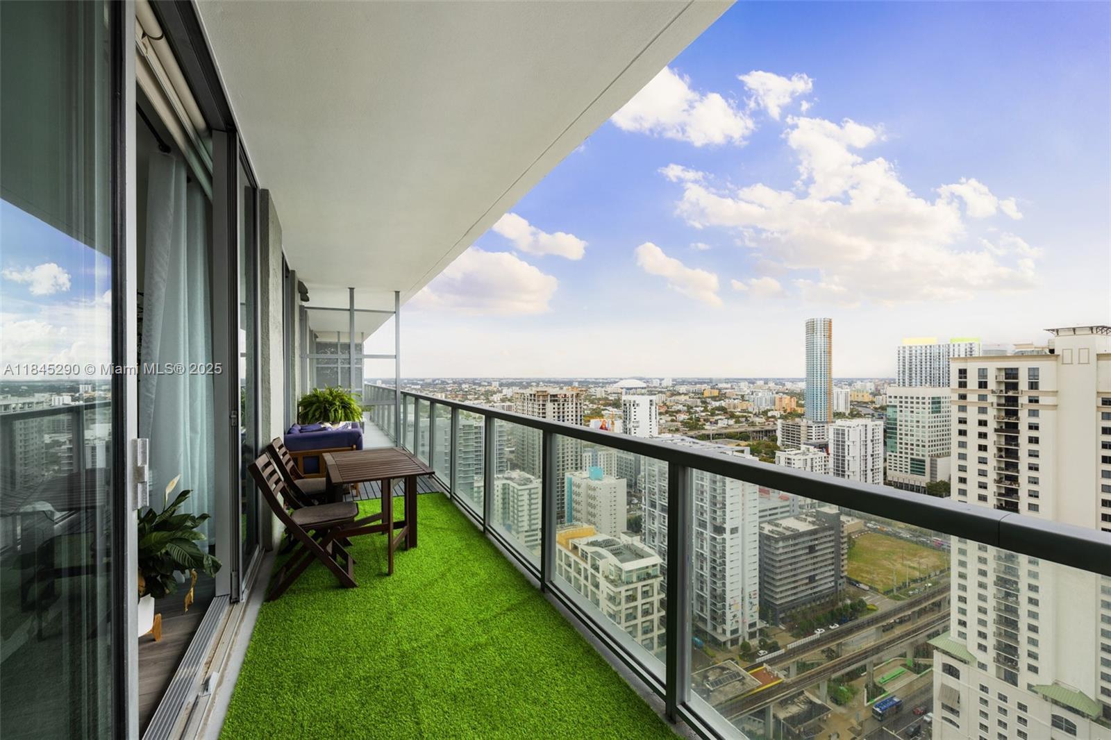 Building Photo - 1111 SW 1st Ave