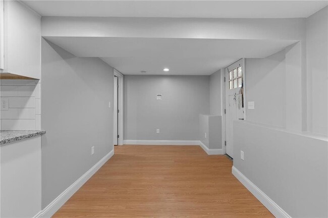 Building Photo - 376 Arnolds Neck Dr