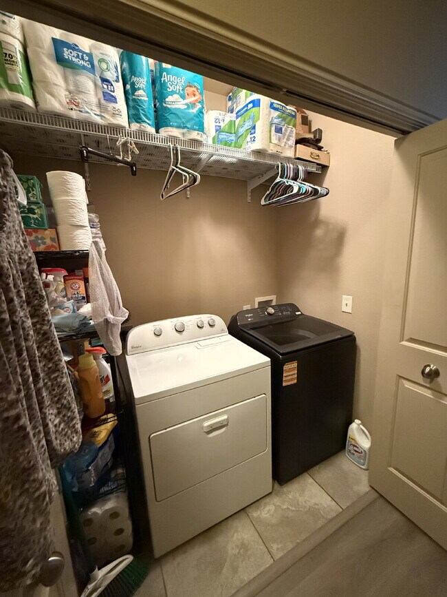 Building Photo - "Spacious 3-Bedroom Duplex Oasis in Hurricane, UT – 2 Full Baths & 1,263 Sq Ft of Comfort!"