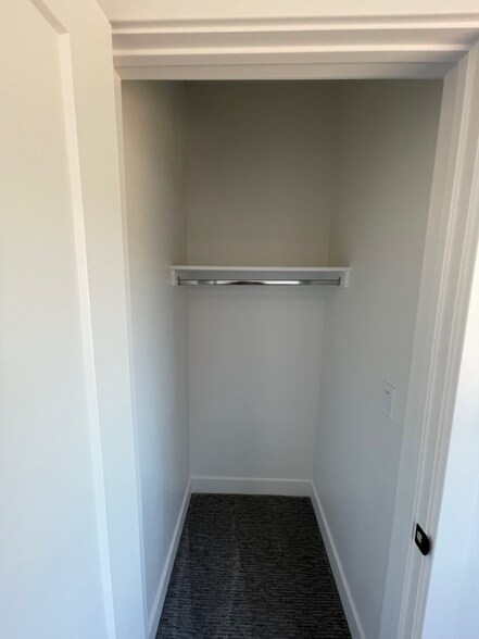 Building Photo - 676 676 W Lava Pointe Dr