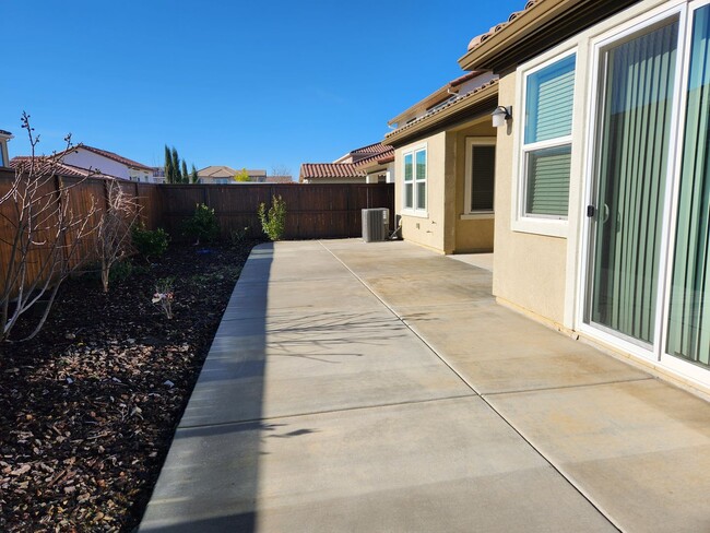 Building Photo - Folsom Ranch Community - 3 Bedroom, 2.5 Bath