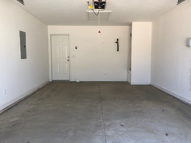 Building Photo - 3056 Stanhope Dr