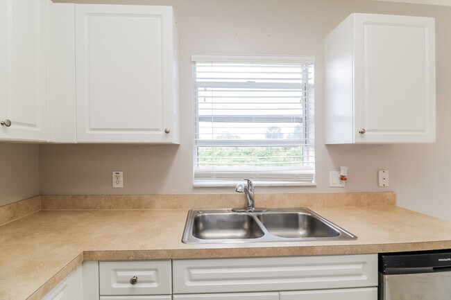 Building Photo - 3802 35th St SW