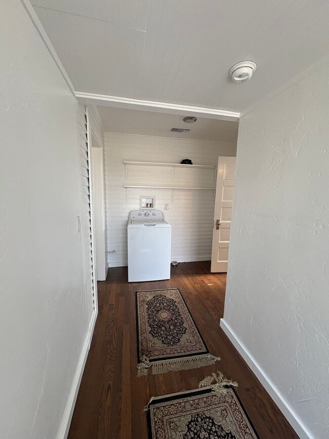 Building Photo - Gorgeous 4 bedroom with HUGE Lot in Colton...