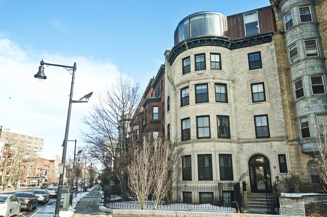 Building Photo - 873 Beacon St