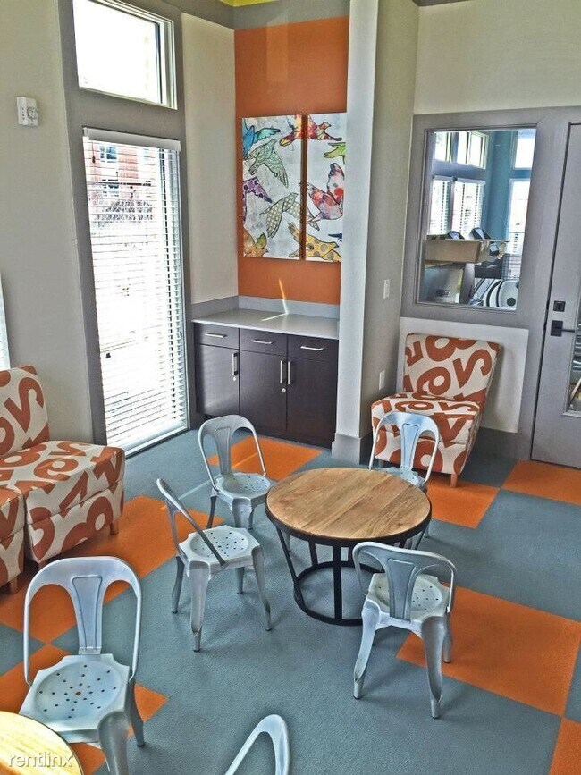 Primary Photo - 1 br, 1 bath Condo - 500 East Highmeadow D...