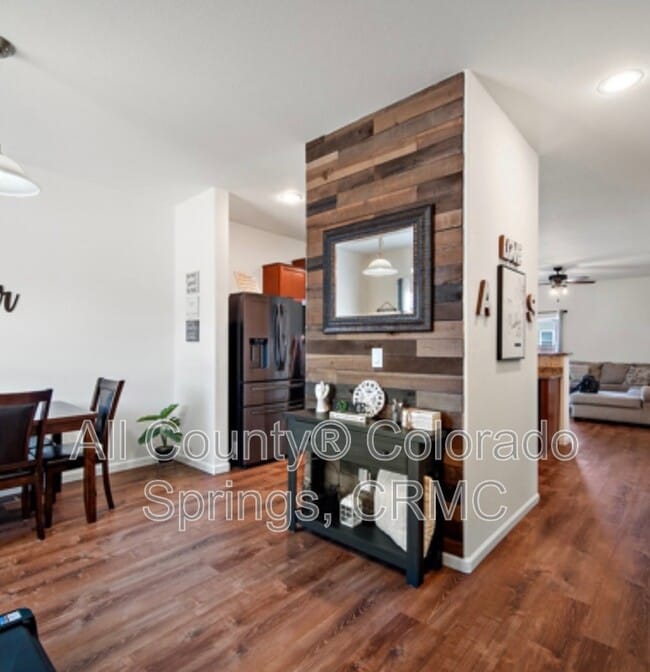 Building Photo - 10084 Thunderbolt Trail