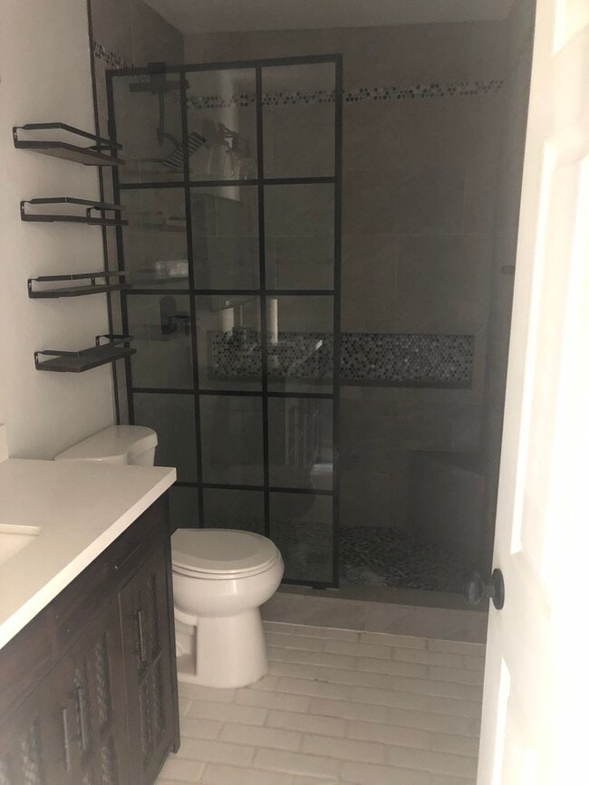 Building Photo - 3 bedroom 2 bathroom Condo in Helendale!