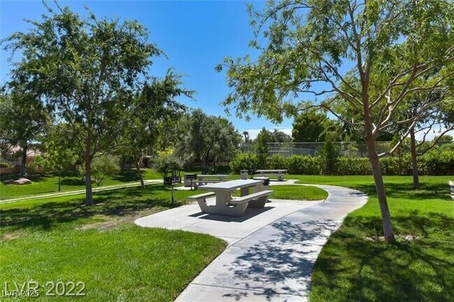 Building Photo - 9725 Hitching Rail Dr