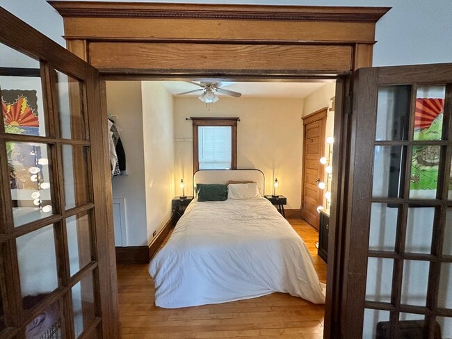 Building Photo - 309 6th Ave NE