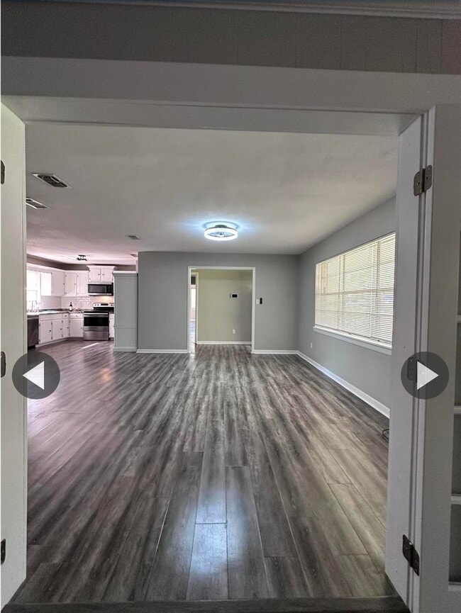 Building Photo - 1110 Cuerno St
