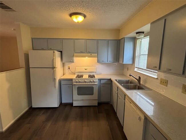 Building Photo - 3010 Matador Dr