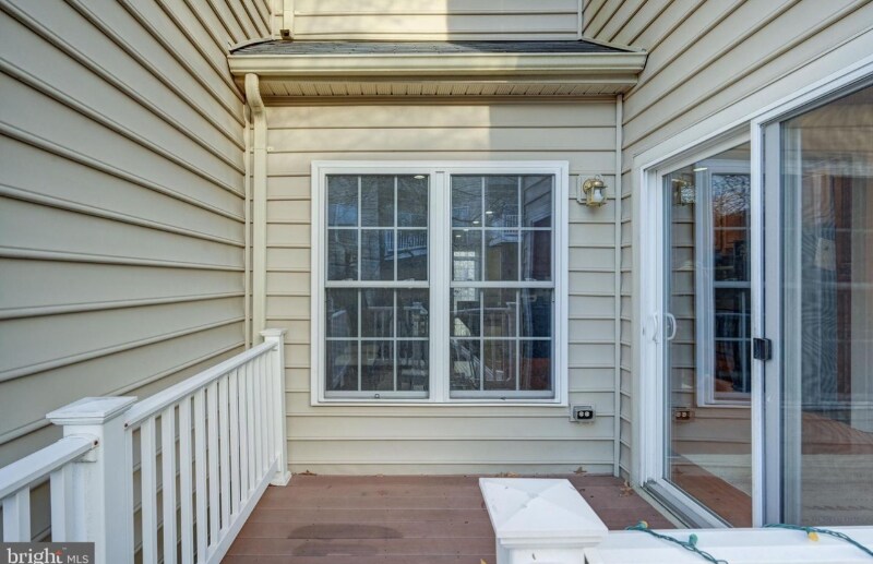 Building Photo - 8827 Montjoy Pl
