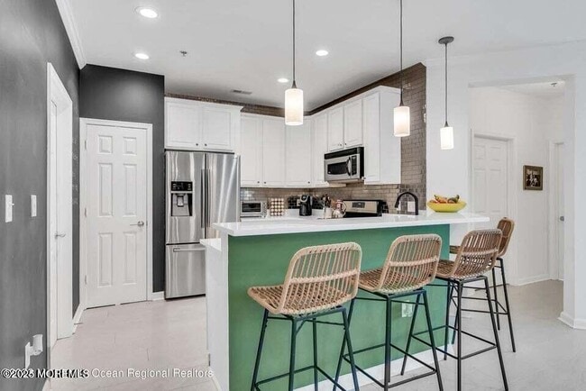 Building Photo - 22 Cooper Ave