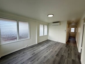 Building Photo - Newly Renovated 3BR Kapahulu Home with Private Yard and Gated Parking Near Waikiki
