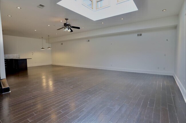 Building Photo - 115 Sherman Ave