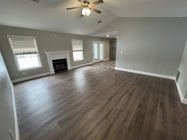 Building Photo - 2312 W Birch St