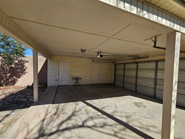 Building Photo - 8319 Wind Veil Dr