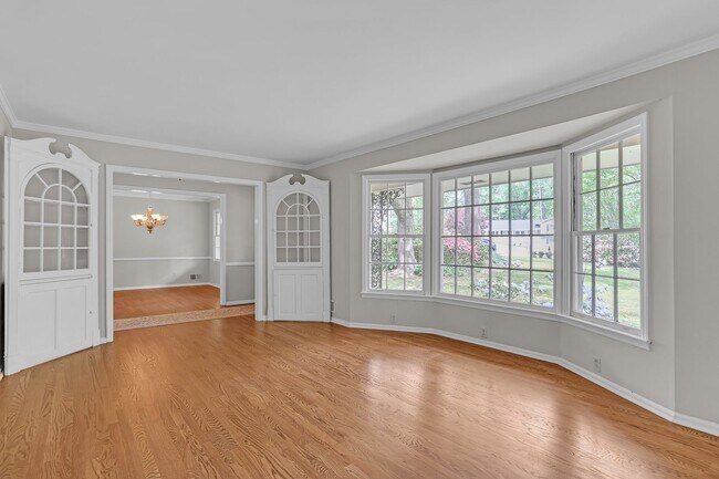 Building Photo - Prestigious Dunwoody Georgia