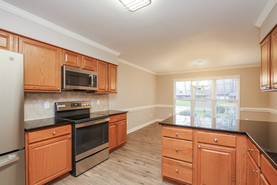 Building Photo - 3631 Robin Ln