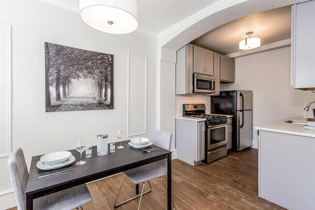 Building Photo - 1000 Van Dyke