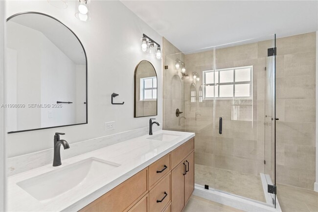 Building Photo - 9081 Lake Park Cir N