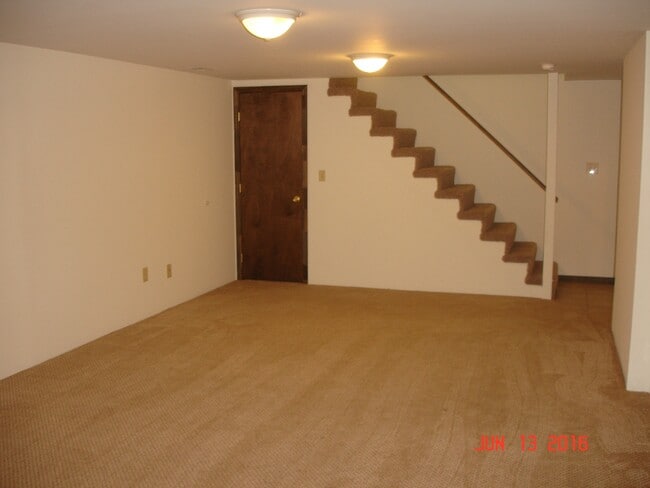 Building Photo - 23 High Dr